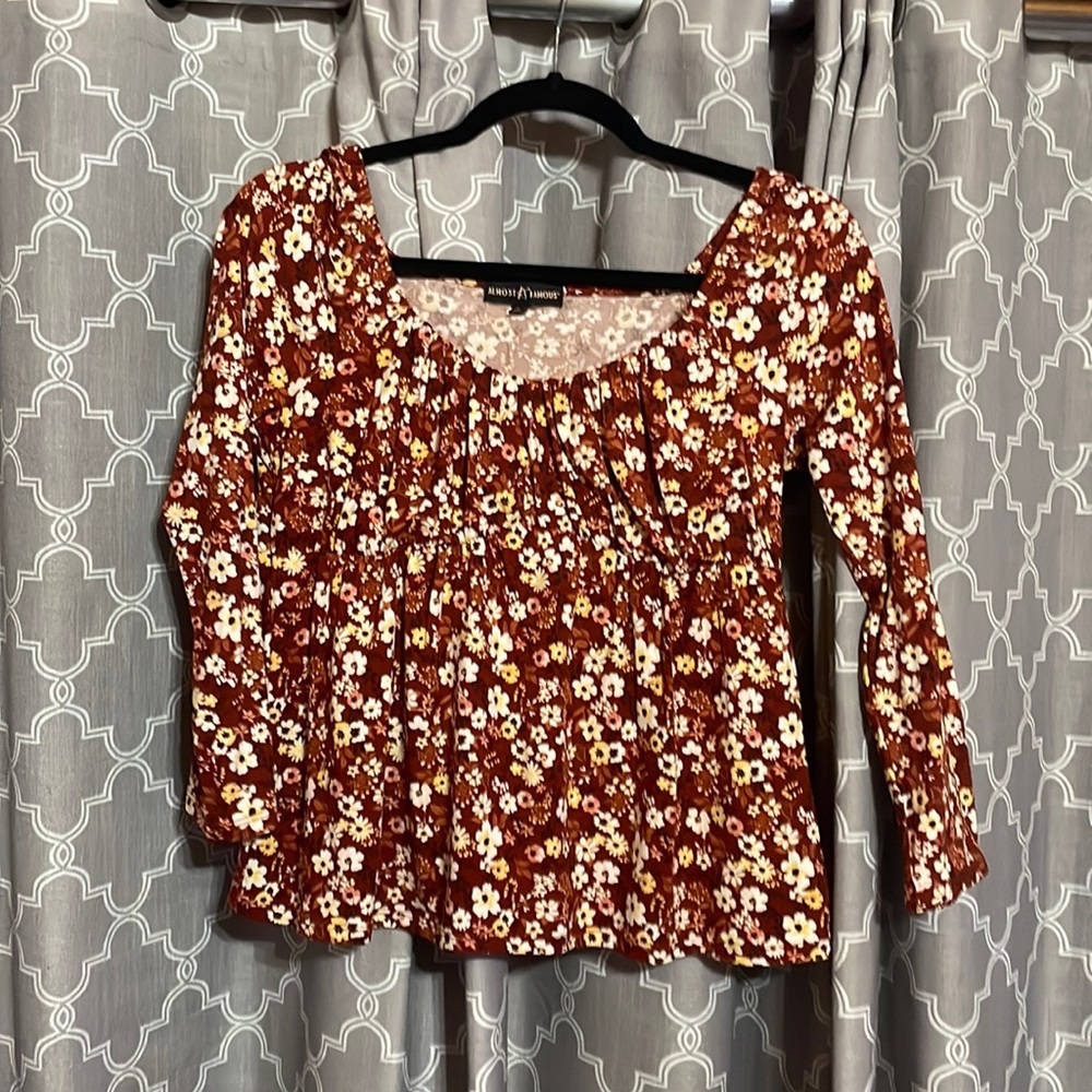 Brand:Almost Famous Size:medium